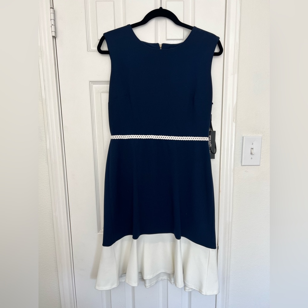 NWT Karl Lagerfeld Size 8 Navy and White Sleeveless Fit and Flare dress